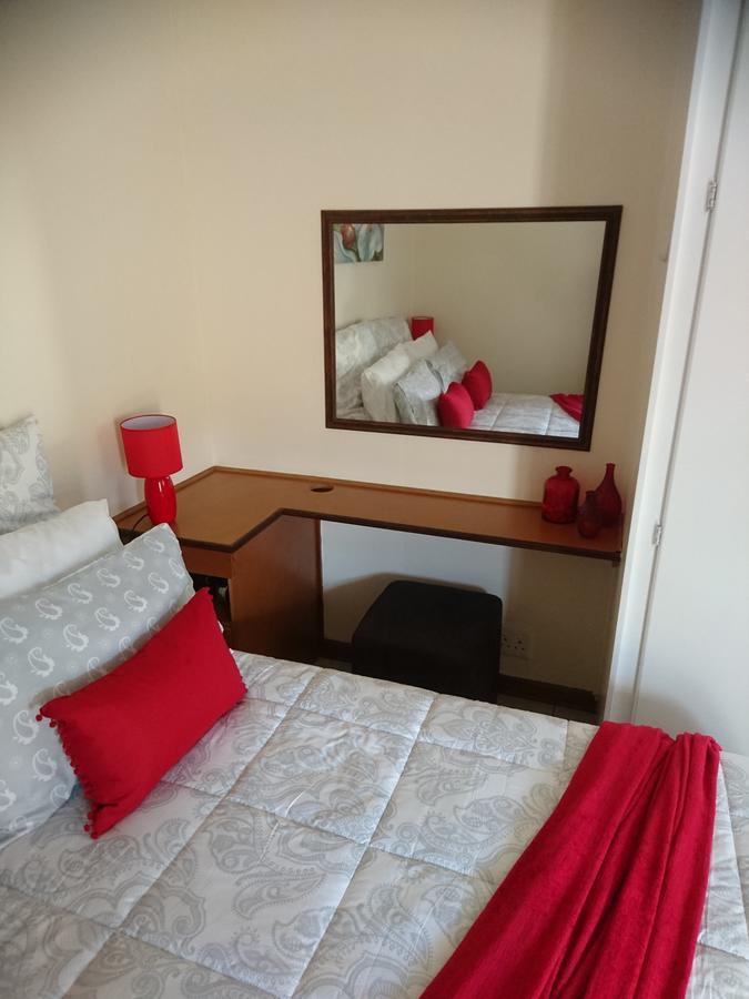 Chanelle Self Catering Блоемфонтейн Екстериор снимка