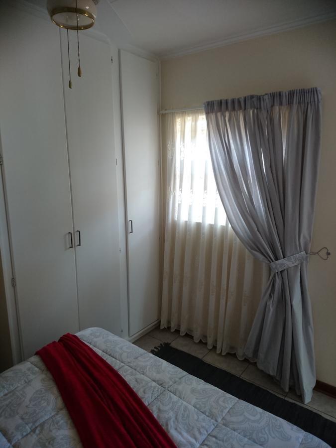 Chanelle Self Catering Блоемфонтейн Екстериор снимка